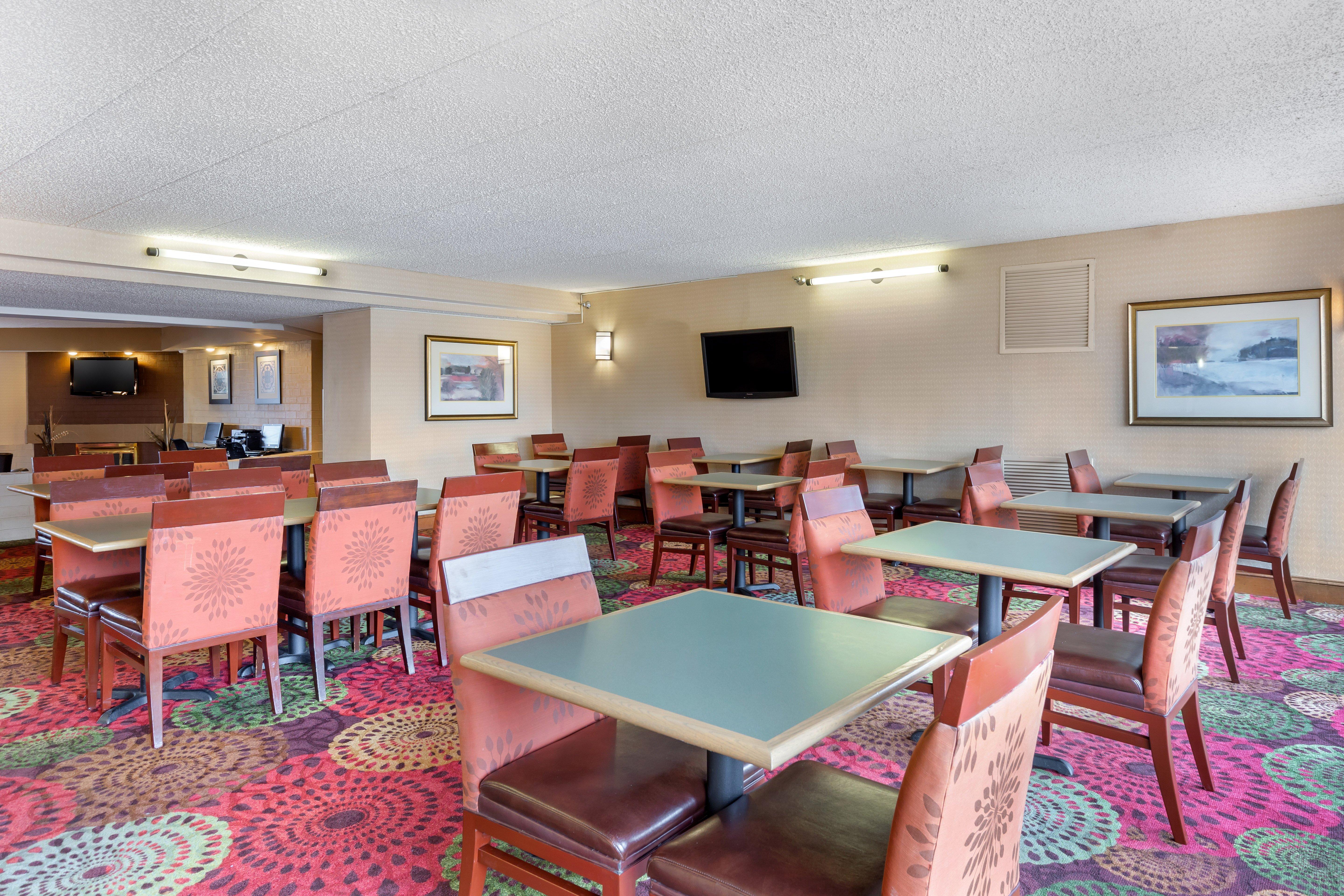 Holiday Inn Express Chicago-Downers Grove By Ihg Exterior foto